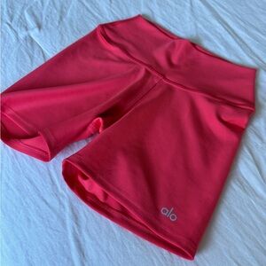 ALO Yoga 5" Airlift Energy Short
|